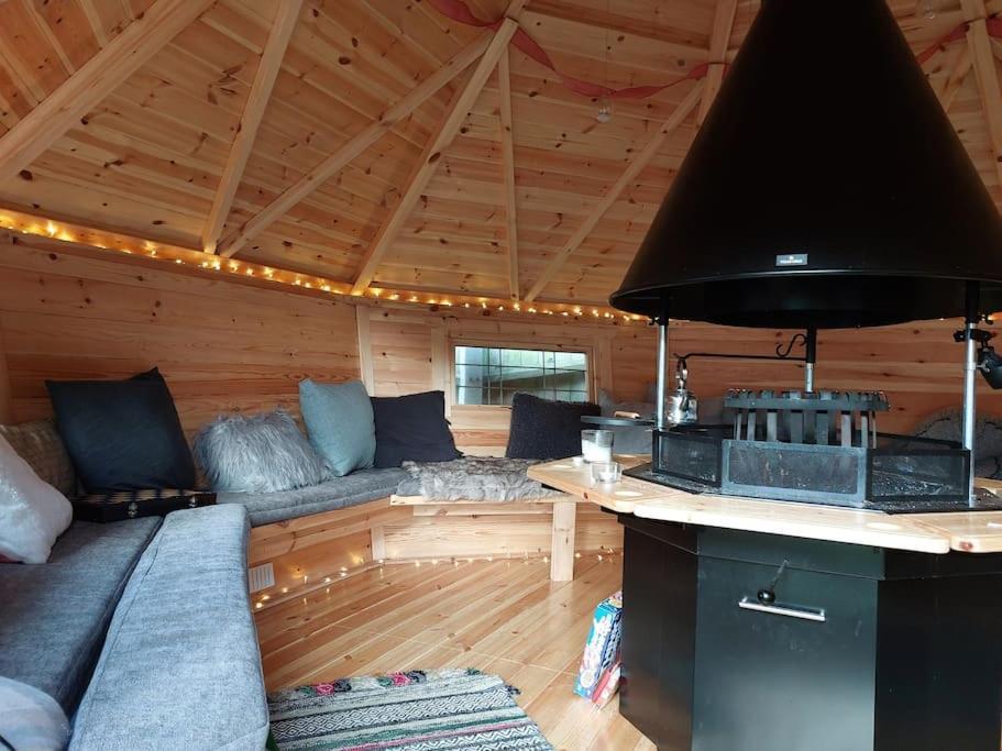 Beach House, With Bbq Lodge And Hot Tub! Bournemouth Exterior foto