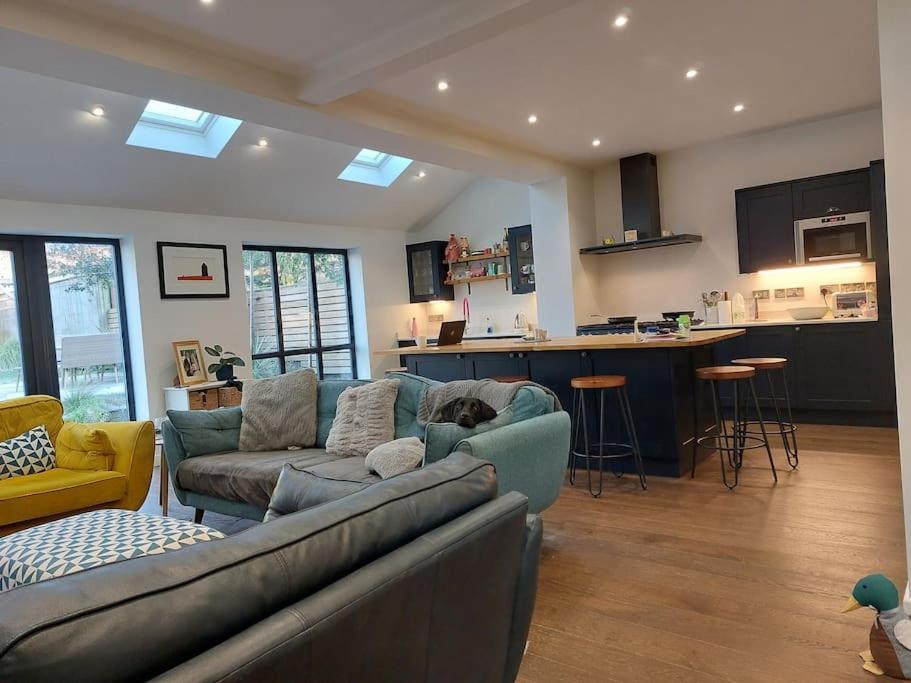 Beach House, With Bbq Lodge And Hot Tub! Bournemouth Exterior foto