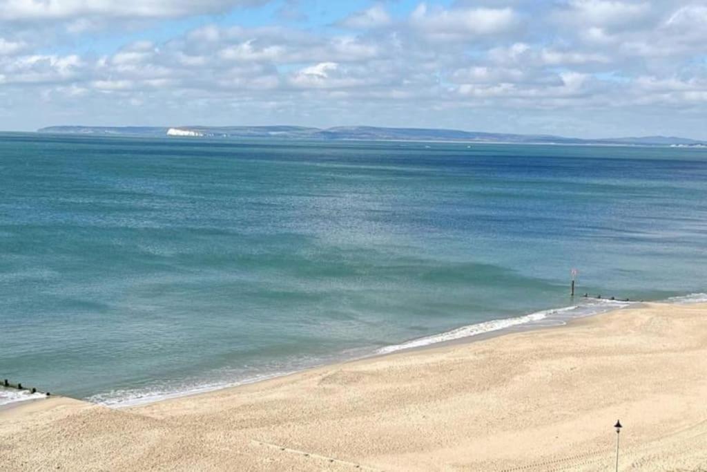 Beach House, With Bbq Lodge And Hot Tub! Bournemouth Exterior foto
