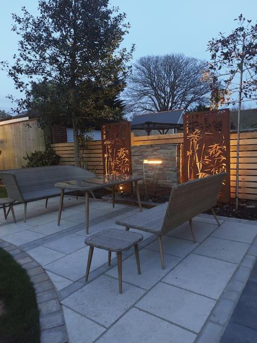 Beach House, With Bbq Lodge And Hot Tub! Bournemouth Exterior foto