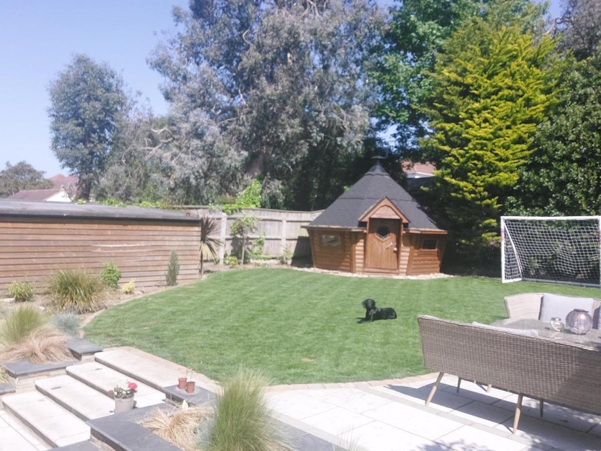Beach House, With Bbq Lodge And Hot Tub! Bournemouth Exterior foto
